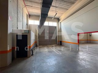 Lloguer Nau industrial  Ciudad de sevilla. Nave industrial  de 4500 m2 con 2 muelles de carga