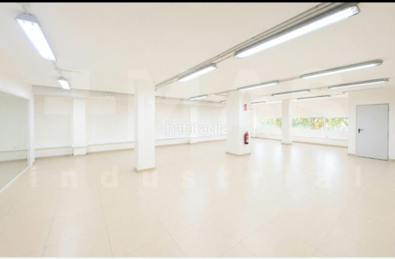 Foto 563ce80d-600f-462d-9ed8-7c5c805f98c5. Miete büro in Trinitat Valencia