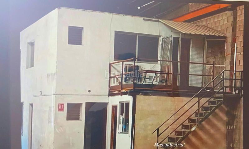Foto 0f21aaef-e511-4e68-87e5-49caa42b1972. Nau industrial a Polígono del Aeropuerto Manises