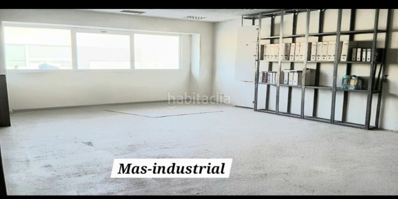 Foto e3523812-5871-4206-80a3-f81a2d067a4c. Nau industrial a Fuente del Jarro Paterna