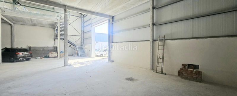 Foto 472c97b6-d6e5-4d03-aee0-19a9e89334ac. Nau industrial a Massamagrell