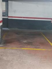 Aparcament cotxe a Centre-Cordelles. Pk en zona cordelles.
