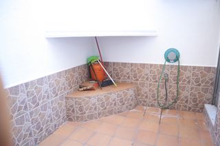 Lloguer Local Comercial a Centre-Cordelles. Local de 174 m2 en zona cordelles.