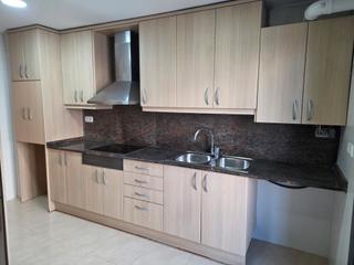 Lloguer Pis a Sant Ramón. Bonito piso de 4 hab. y 2 balcones en zona policia local