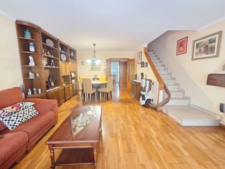 Casa aparellada a Catalunya - Fontetes. Chalet apareado de 176 m2 en zona juzgados