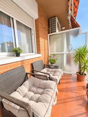 Penthouse in Centre-Cordelles. Precioso piso en zona cordellas con piscina comunitaria!!!
