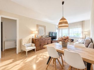 Penthouse in Centre-Cordelles. Precioso piso en zona cordellas con piscina comunitaria!!!
