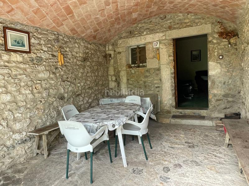 Foto 0bd43950-9429-40ee-91ea-b9937a2f8158. Masia amb xemeneia calefacció aparcament a Sant Daniel Girona