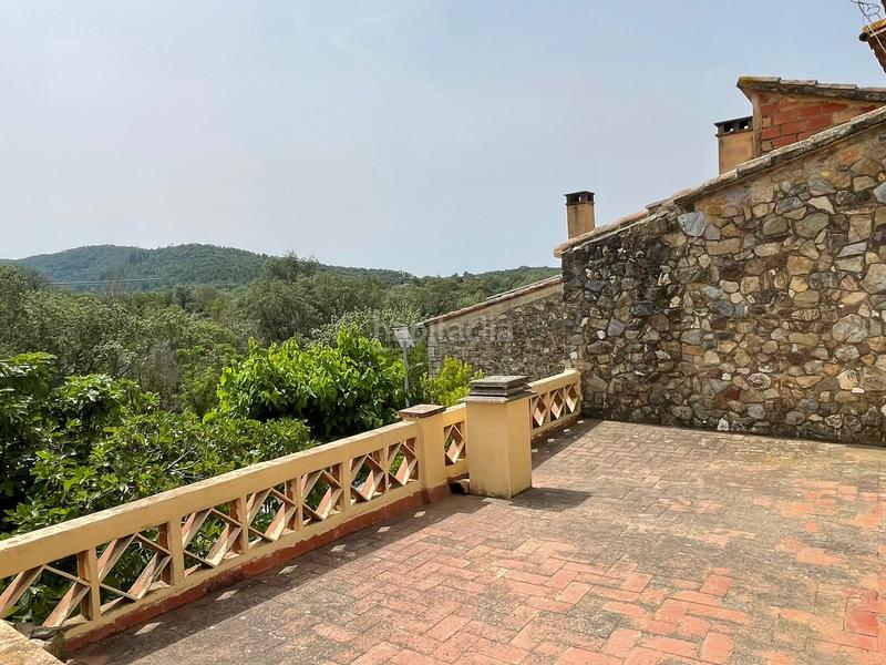 Foto 63a7c551-e336-4966-b560-c2764223da38. Masia amb xemeneia calefacció aparcament a Sant Daniel Girona