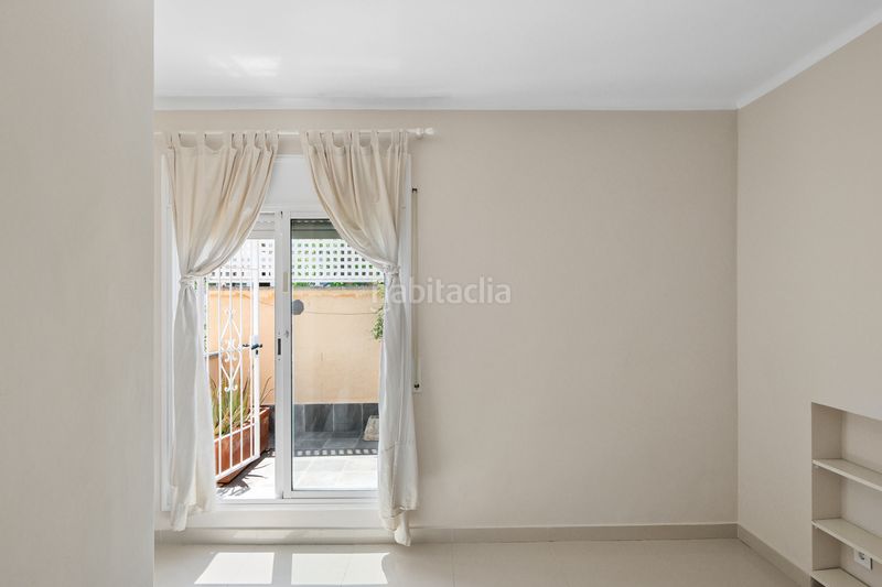 Foto 6a9c4b1e-696b-4343-b8b1-30d8222ede04. Xalet amb xemeneia calefacció aparcament a La Font d´en Fargues Barcelona