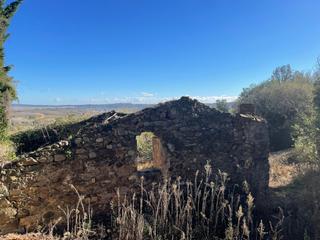 Masia a Diseminado disseminat 88. Masía en ruinas con anteproyecto realizado