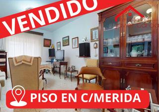 Pis a Mérida. Piso en venta en coronada  altozano, 4 dormitorios.