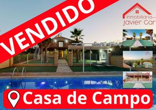 Masia a Villafranca de los Barros. Cortijo en venta en centro, 7 dormitorios.