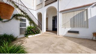 Casa a Villafranca de los Barros. Casa en venta en centro  ayuntamiento, 7 dormitorios.