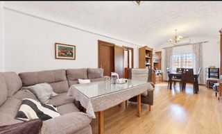 Zweistöckige Wohnung in Villafranca de los Barros. Duplex en venta en las peñitas  mercadillo, 3 dormitorios.