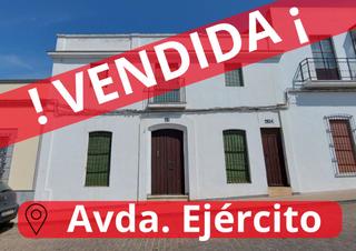 Casa a Villafranca de los Barros. Casa en venta en las peñitas, 8 dormitorios.