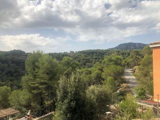 Terreny residencial a Sant Llorenç Savall. Terreno con vistas a la montaña