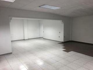 Location Local commercial  Carretera de sabadell. Amplio local en alquiler
