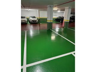 Aparcament cotxe  Carrer calderon de. Parking en venta en calle calderon
