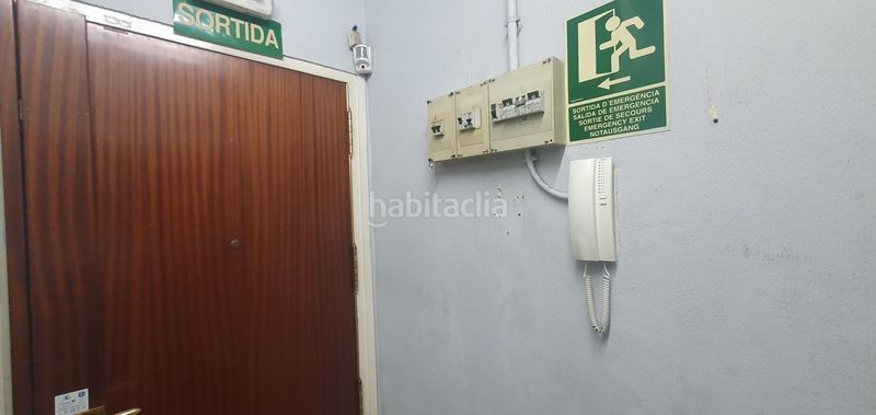 Foto 9a9c244f-45e9-41d8-96f9-361229209c6b. Local comercial a El Camp de l´Arpa del Clot Barcelona