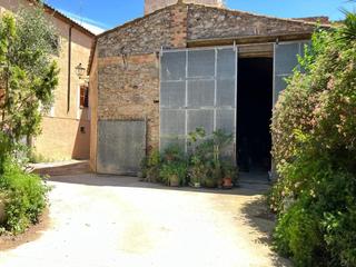 Masia  Carrer mar. Encantadora masia para rehabilitar en venta en el centro de sant