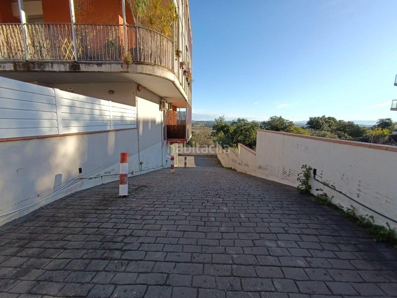 Foto 84d2d5a4-7062-49dd-9208-f94b3632926d. Alquiler parking coche plaza de aparcamiento en can perich en Sentmenat