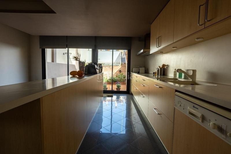 Foto fdba37b1-ddd2-47f8-aa5f-7340d28e2cf7. Casa adosada unifamiliar adosada centre en Carretera de Roses-Fossos Figueres