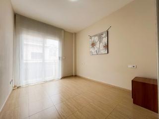 Pis  Miro. Piso en venta en cirera