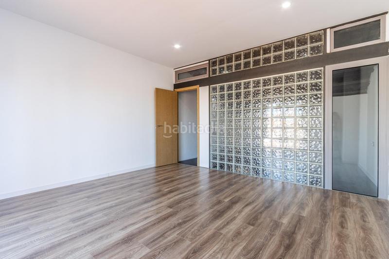Foto 9c2d6bb7-b1bc-42a2-9496-05536cbd8022. Casa con riscaldamento parcheggio in Centre Sabadell