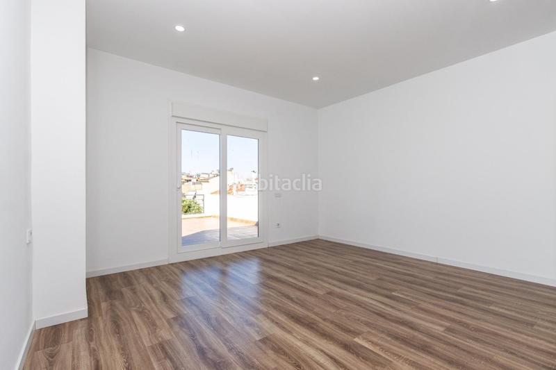 Foto d7140db0-fa46-4b03-8842-fcecc6ab313d. Casa con riscaldamento parcheggio in Centre Sabadell