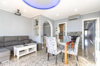 Appartement à Ca n'Oriac. Piso reformado con chimenea y exterior