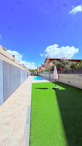 Foto dac995e6-8dad-4d90-bdb3-a3887207135f. Planta baixa amb calefacció aparcament piscina a Castellar del Vallès