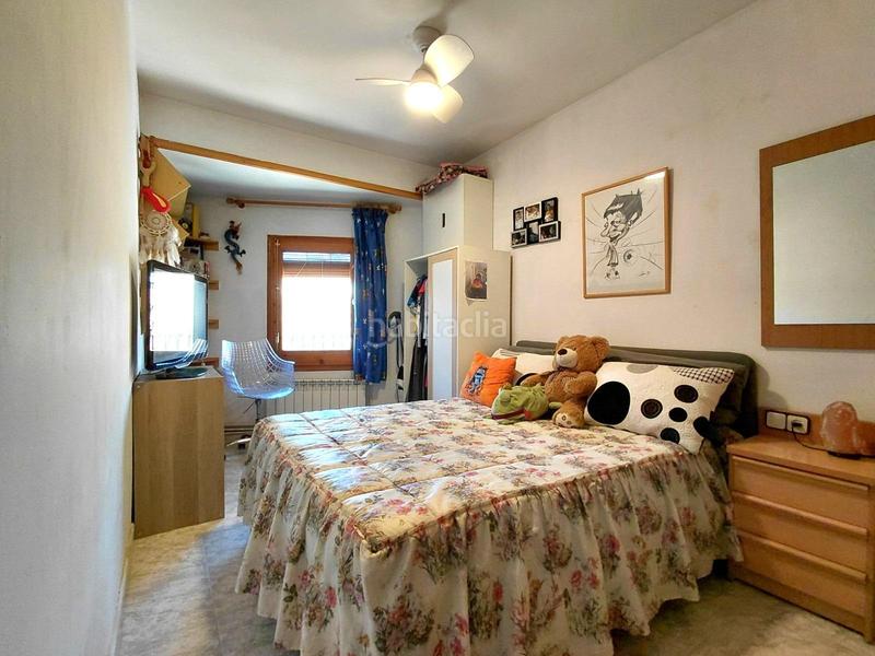 Foto 91d759fe-fcdd-4616-a32d-35d3c4a03555. Maison jumelée avec parking dans Sentmenat