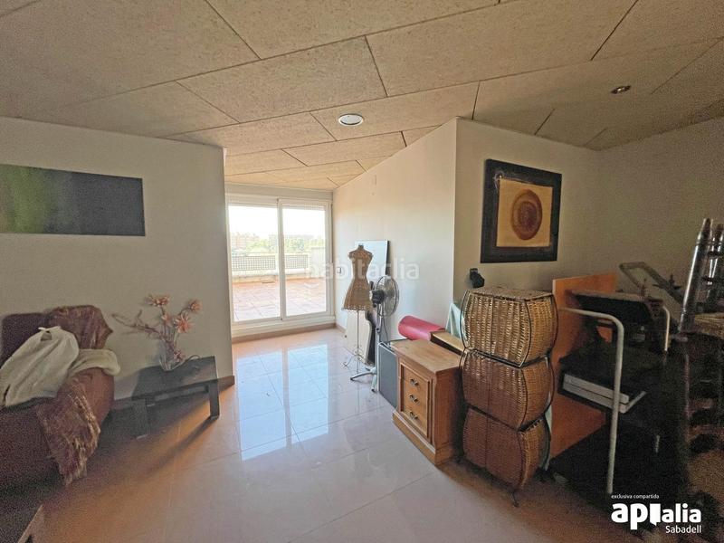 Foto 8ac52f16-9744-4f47-84ac-5dc6543b9a9e. Semi detached house with parking in Ca n'Oriac Sabadell