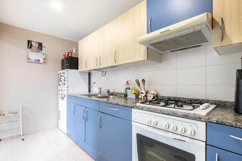 Foto 9f08899e-dee3-4fa3-b0fe-42720a119650. Piso  completamente exterior con plaza de parking en Badalona