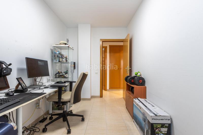 Foto d8926e21-3d25-4291-9a92-bc6dcc300216. Piso  completamente exterior con plaza de parking en Badalona