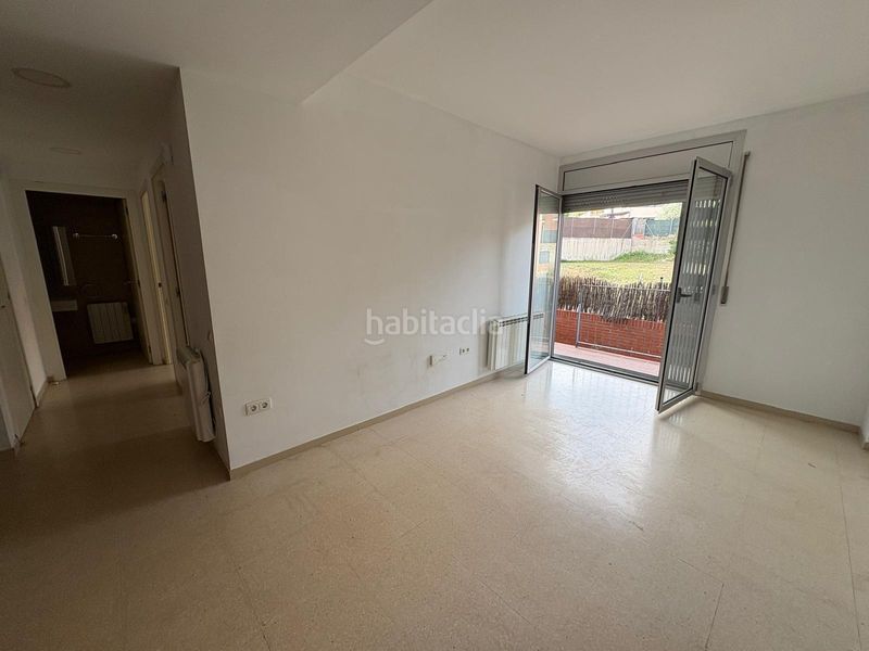 Foto daf54f4b-2d1f-4bad-aba7-0d8163e8bd7c. Planta baixa amb aparcament a Sentmenat