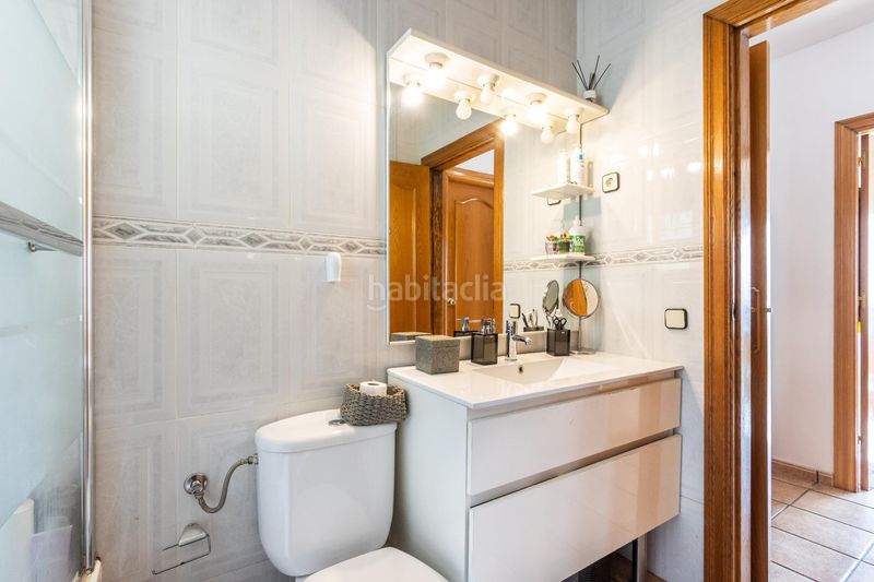Foto 21f48689-07dd-4d7a-a0d4-60c28398abcf. Casa amb aparcament a Corbera de Llobregat