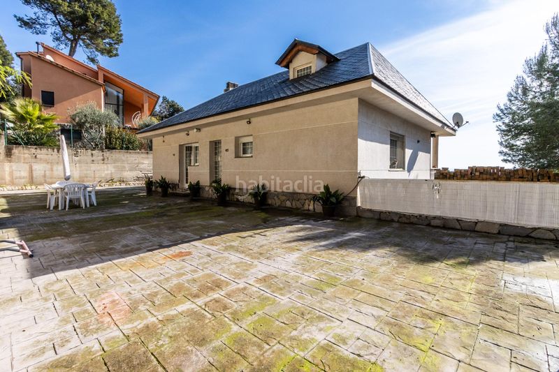 Foto 412c8374-ea85-421d-b662-ea8343321dea. Casa amb aparcament a Corbera de Llobregat