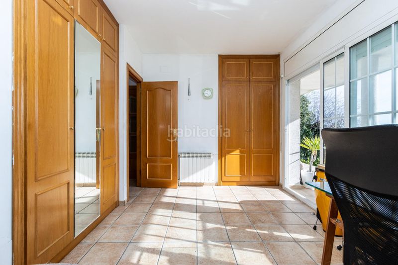 Foto 7ade1ca2-d095-434b-a282-335350c24875. Casa amb aparcament a Corbera de Llobregat