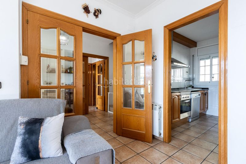 Foto 8d065309-cac3-4647-b3a5-56b52d078637. Casa amb aparcament a Corbera de Llobregat