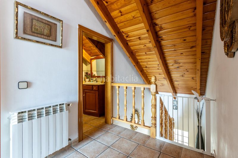 Foto e43e503f-c52a-44a1-b139-c4216173c37d. Casa amb aparcament a Corbera de Llobregat