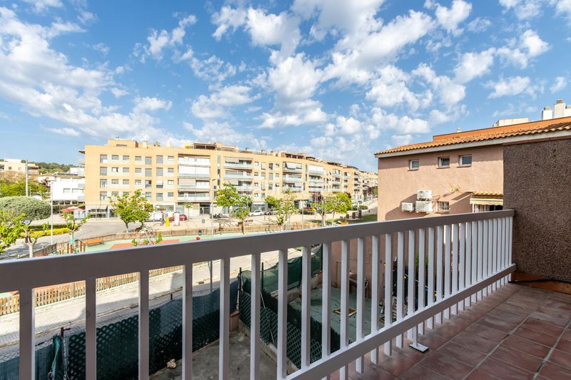 Foto 17cd0b90-9f83-46a2-a0ab-7d1ca93243e9. Casa adossada amb calefacció aparcament a Polinyà