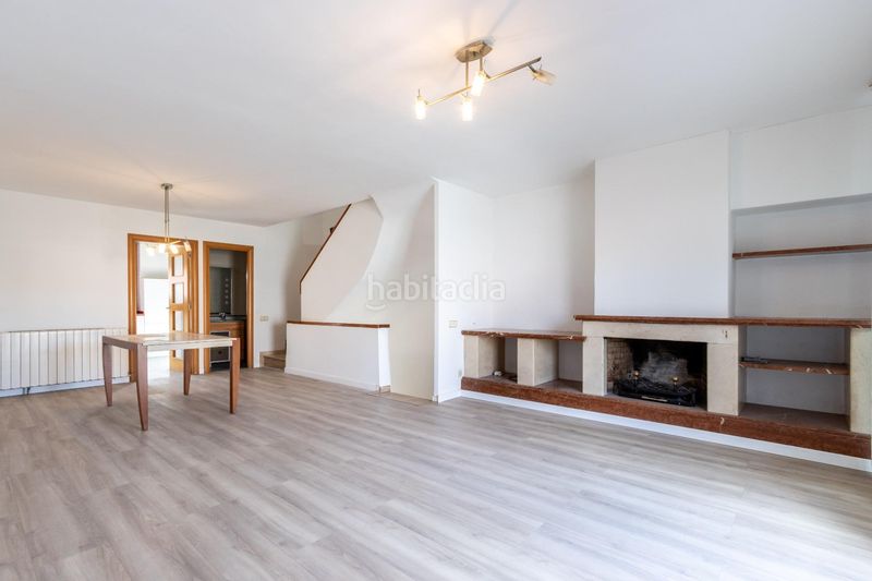 Foto 2cba1e22-6f11-4a9c-a568-03ccd590bab8. Casa adossada amb calefacció aparcament a Polinyà