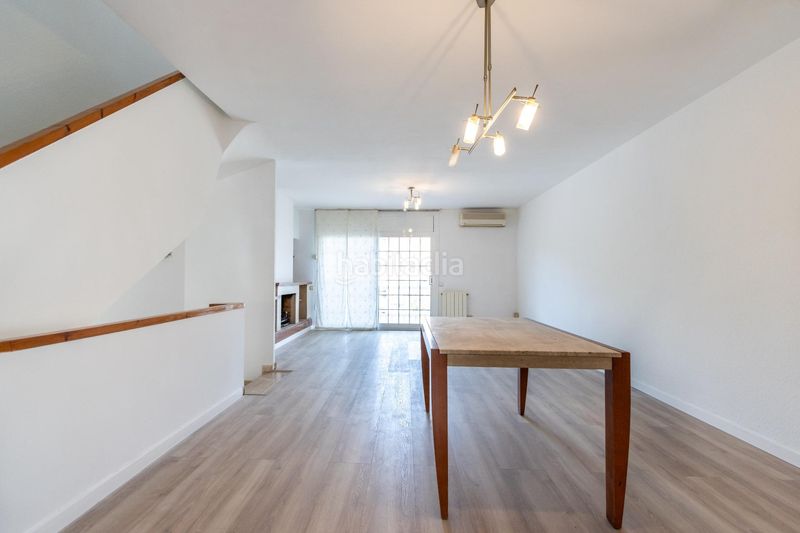 Foto 60cb7b62-b7a1-4523-9d68-9fceb4e2fa05. Casa adossada amb calefacció aparcament a Polinyà