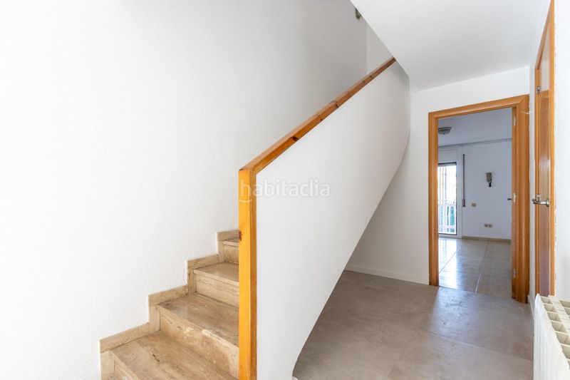 Foto a30b958f-39a2-49ba-99d8-510959ab6fc0. Casa adossada amb calefacció aparcament a Polinyà