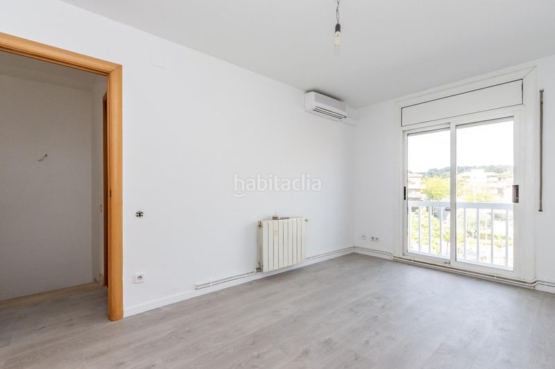 Foto ada395c6-9708-4761-a87d-cfc31cc684c7. Casa adossada amb calefacció aparcament a Polinyà