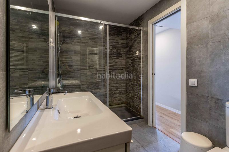 Foto 51f08ea8-332f-4402-b660-c78aa77de5d8. Casa amb calefacció aparcament a Gràcia Sabadell