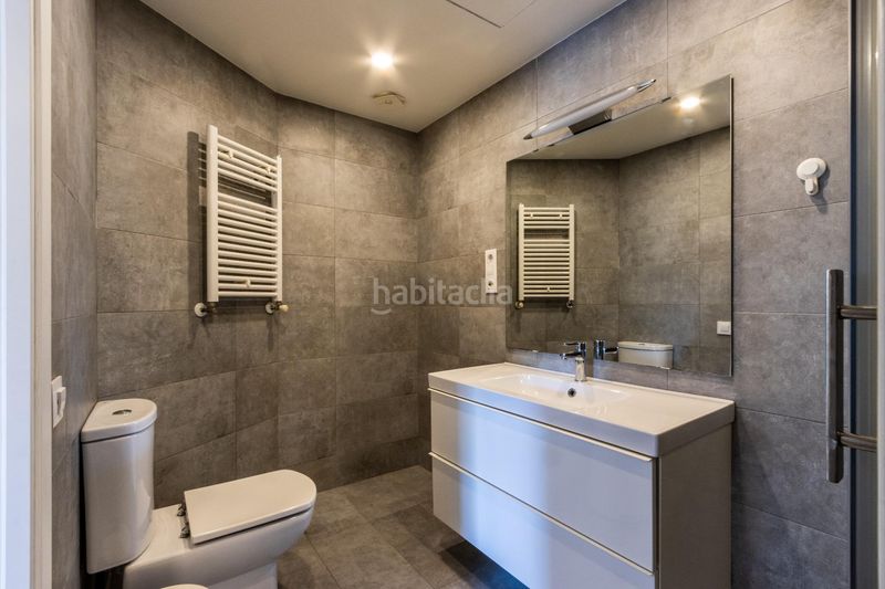 Foto d56e0b5a-5552-4f23-a56c-0eeb32eeac65. Casa amb calefacció aparcament a Gràcia Sabadell