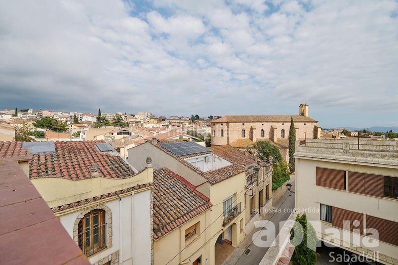 Foto bc3d24e2-2bf7-4fe8-b954-caf56a1d80c0. Casa adossada amb aparcament a Sentmenat
